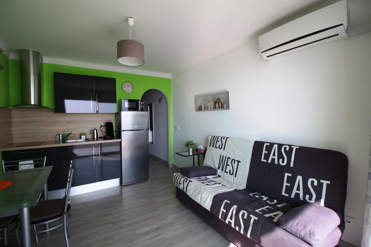 Apartamento SYLVIA 11D1 - Precioso estudio en primera línea de mar - céntrico - terraza vista mar - playa - wifi Ampuriabrava Exterior foto